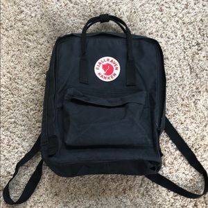 Genuine Fjallraven Kanken Backback (Unisex)